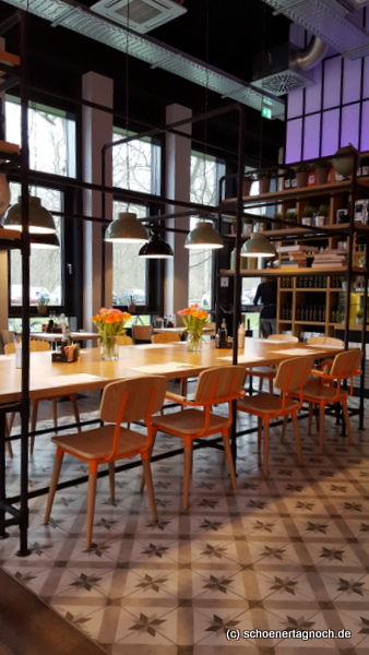 Innenansicht griechisches Restaurant Denkfabrik in Karlsruhe