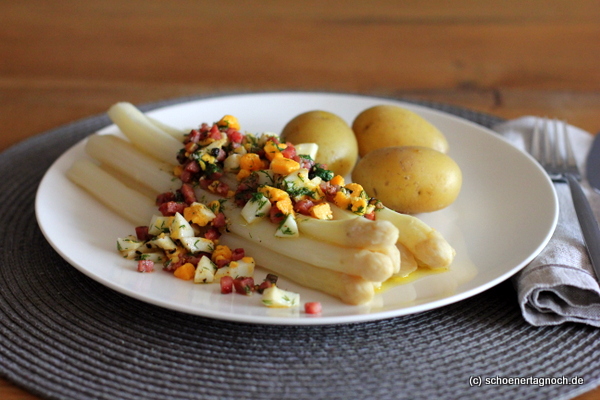 Spargel mit Dill-Ei-Speck-Sauce und neuen Kartoffeln