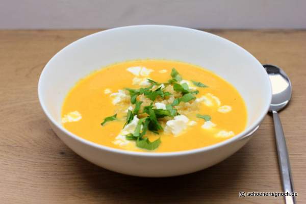 Möhren-Quinoa-Suppe mit Frischkäse