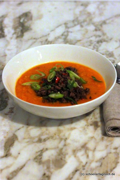 Süßkartoffel-Kürbis-Suppe mit Chili-Hackfleisch