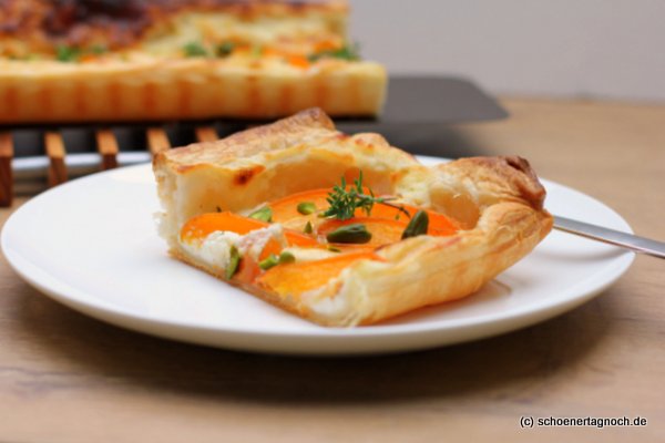 Aprikosen-Thymian-Tarte mit Schmand - Schöner Tag noch!