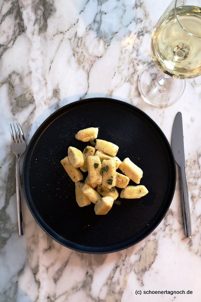Kartoffel-Ricotta-Gnocchi mit Salbeibutter