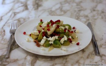 Rosenkohl-Birnen-Salat mit Feta und Walnüssen