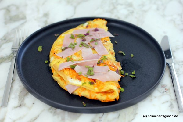 Rezept für Möhren-Omelette mit gekochtem Schinken und frischer Minze