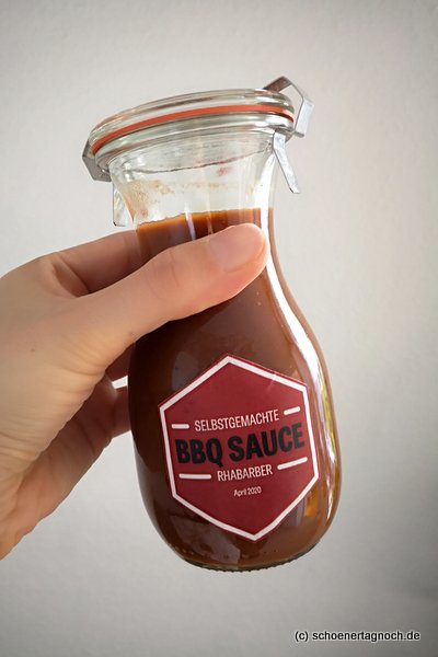 Selbstgemachte BBQ-Sauce mit Rhabarber, ideal zum Grillen