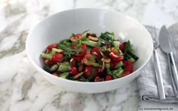 Nachgekocht: Cherrytomaten-Gurken-Salat mit Kirschen, Petersilie und Minze