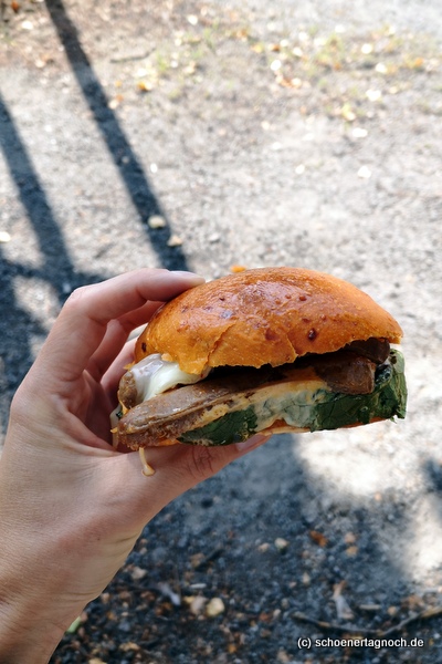Burger mit Merguez und Taleggio von der Metzgerei Brath in Karlsruhe