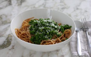 Spaghetti mit Grünkohl-Pesto