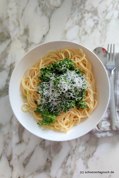 Spaghetti mit Grünkohlpesto