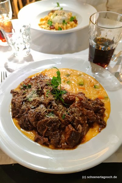 Ossobucco mit Kürbisrisotto im Flow Restaurant in Porto