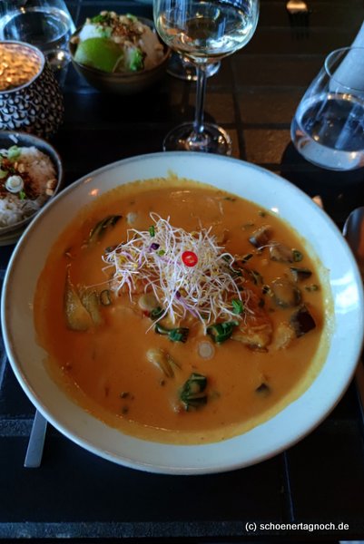 Gemüsecurry mit Pollo Fino und Reis im Restaurant Tawa Yama in Karlsruhe-Durlach