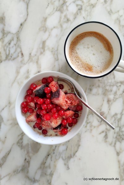 Overnight Oats mit Johannisbeeren und Feige