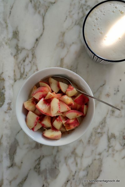 Overnight Oats mit Pfirsich aus dem Garten